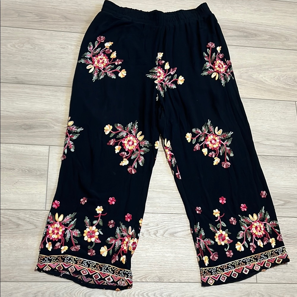 Liv Los Angeles Black Floral Embroidered Wide Leg Pants Size XL